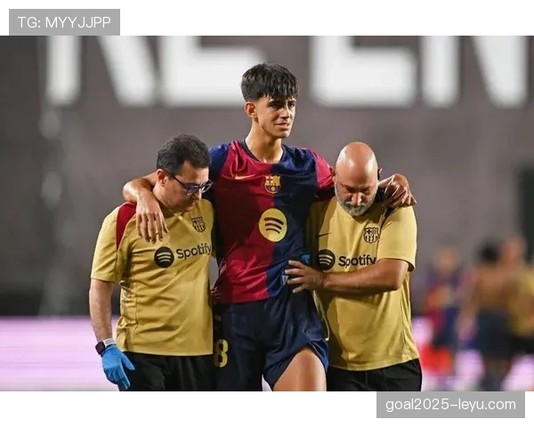 巴萨中场迎来新星崛起:组织能力稳步提升,重塑球队攻防体系 巴萨中场迎来新星崛起:组织能力稳步提升,重塑球队攻防体系