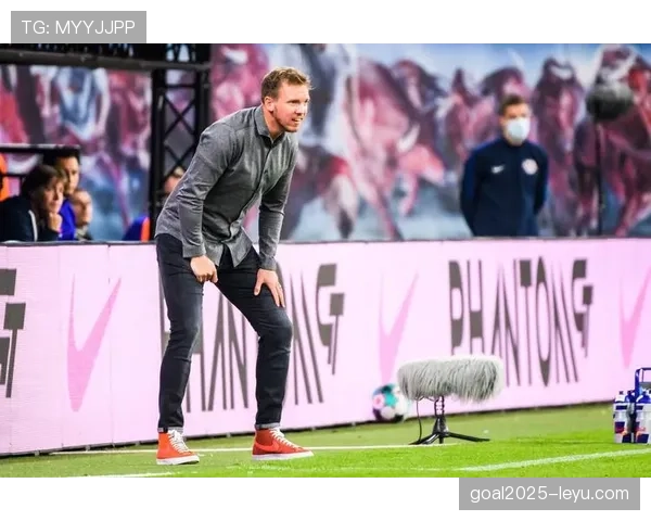 沙尔克主帅祭出独特战术，力助球队状态回暖剑指德甲巅峰