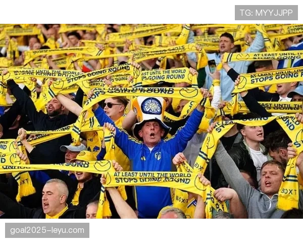 利兹联高压战术奏效,强势表现点燃球迷激情 利兹联高压战术奏效,强势表现点燃球迷激情