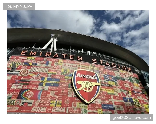 阿贾克斯重塑比赛节奏，球迷翘首以盼新赛季强势复苏