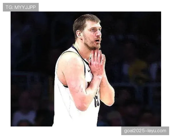 邓肯低位单打相较约基奇高位策应更具效率